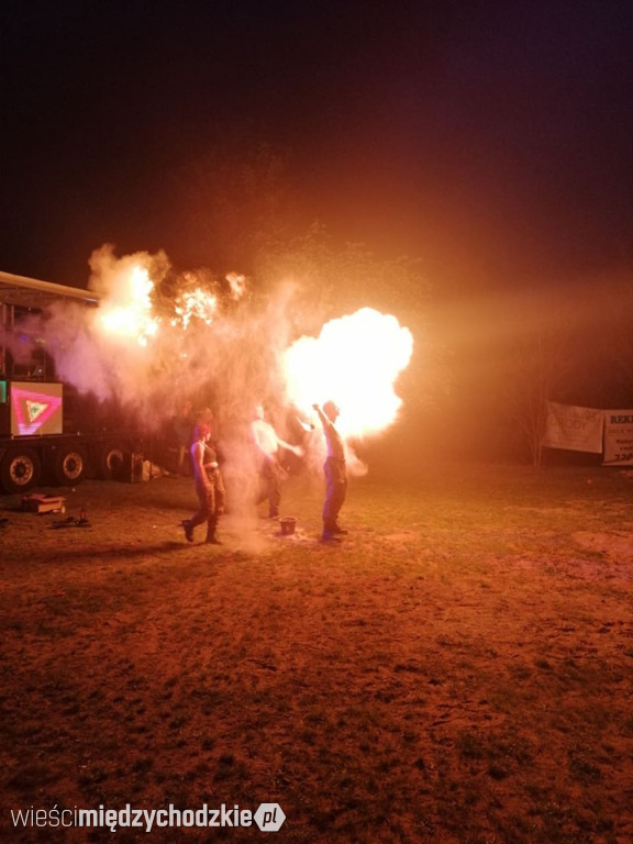 Piknik charytatywny w Łowyniu