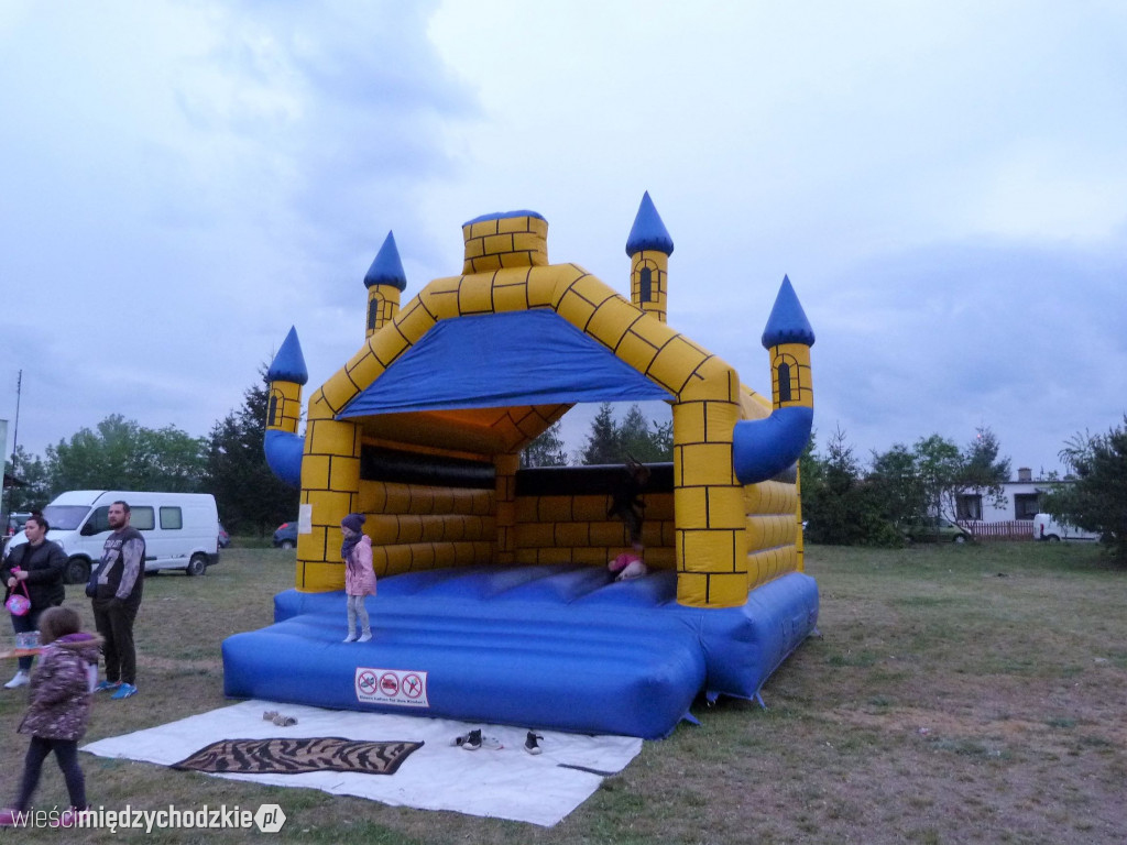 Piknik charytatywny w Łowyniu