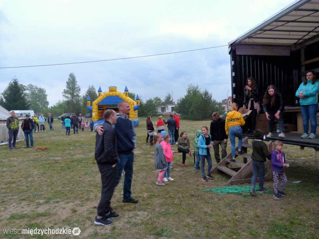 Piknik charytatywny w Łowyniu