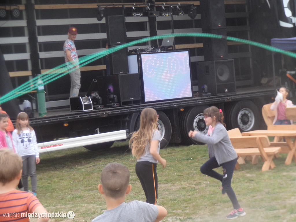 Piknik charytatywny w Łowyniu