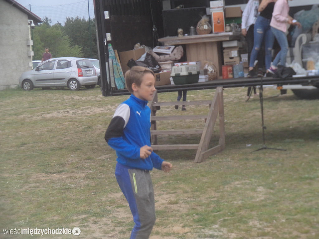 Piknik charytatywny w Łowyniu