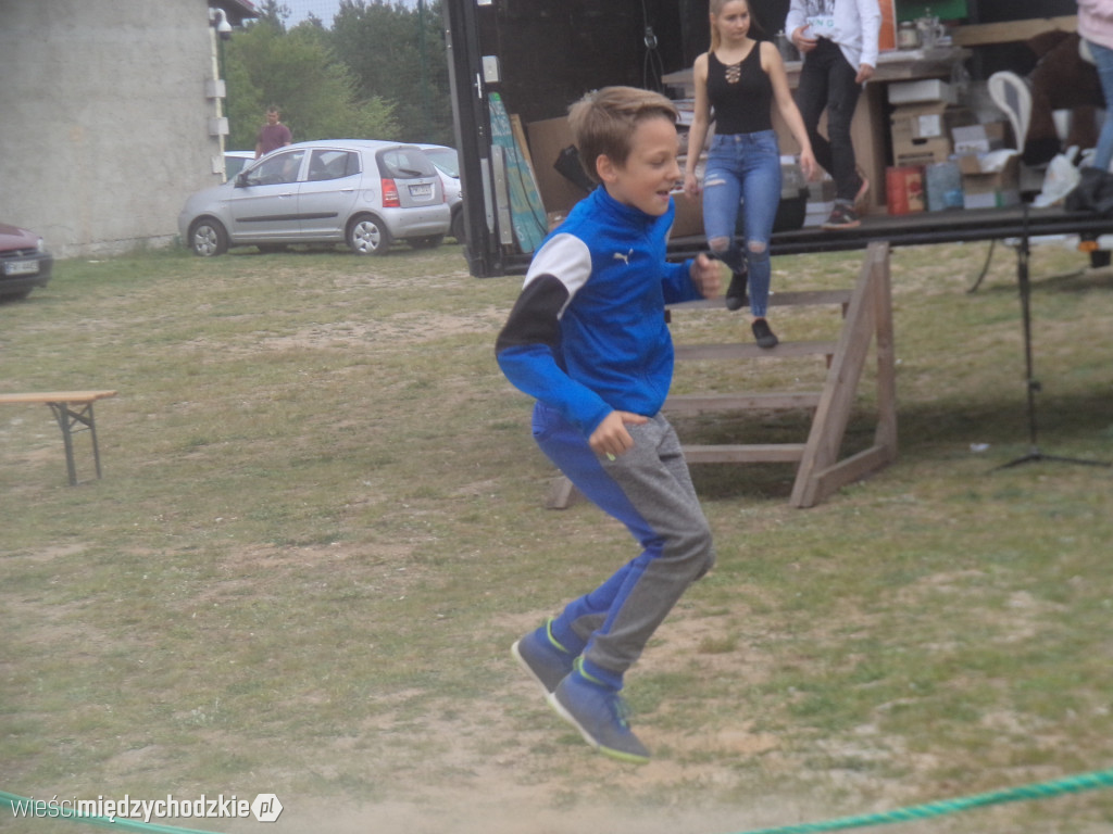 Piknik charytatywny w Łowyniu