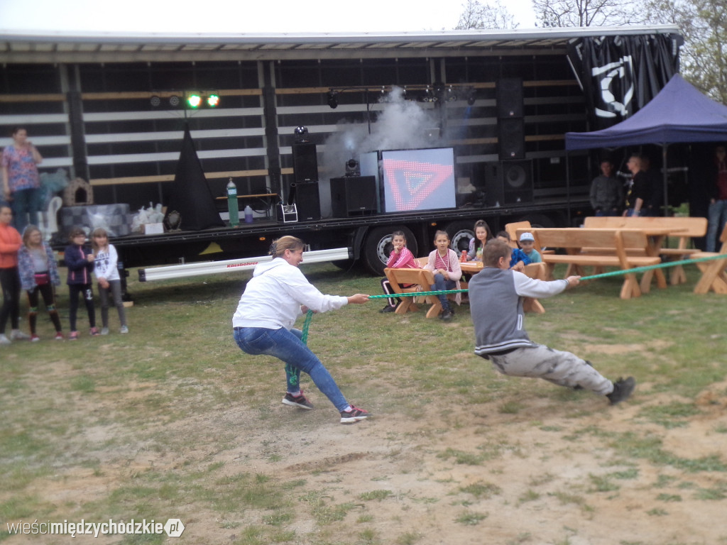 Piknik charytatywny w Łowyniu