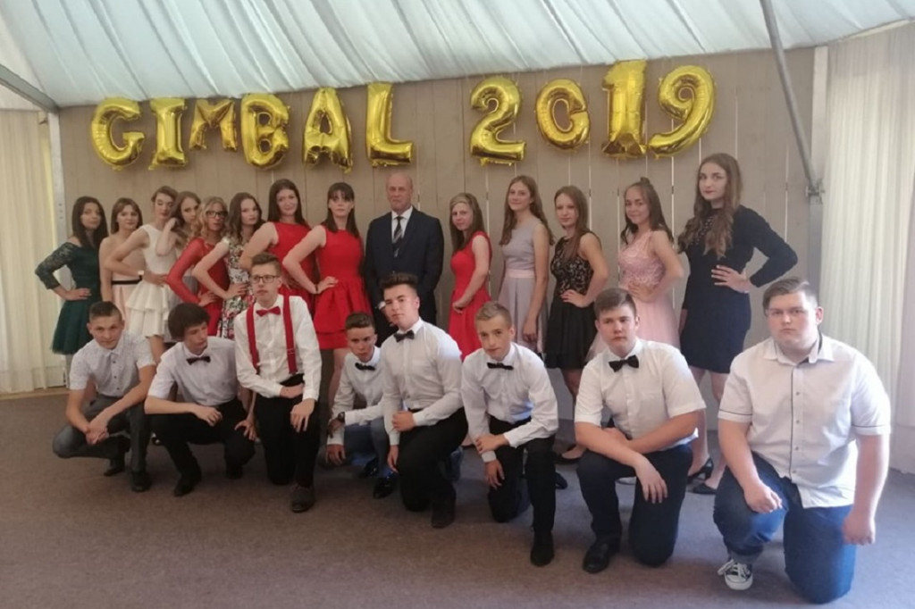 Gimbal uczniów ze szkoły sierakowskiej