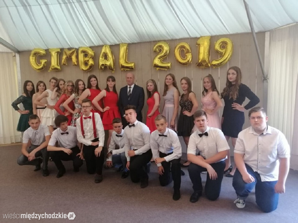 Gimbal uczniów ze szkoły sierakowskiej