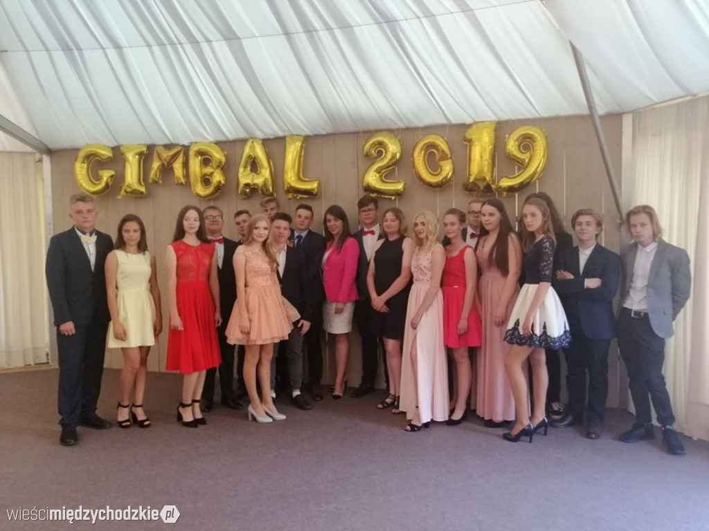 Gimbal uczniów ze szkoły sierakowskiej