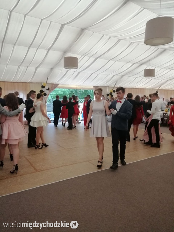 Gimbal uczniów ze szkoły sierakowskiej