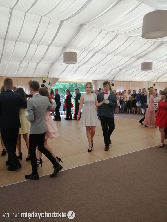 Gimbal uczniów ze szkoły sierakowskiej