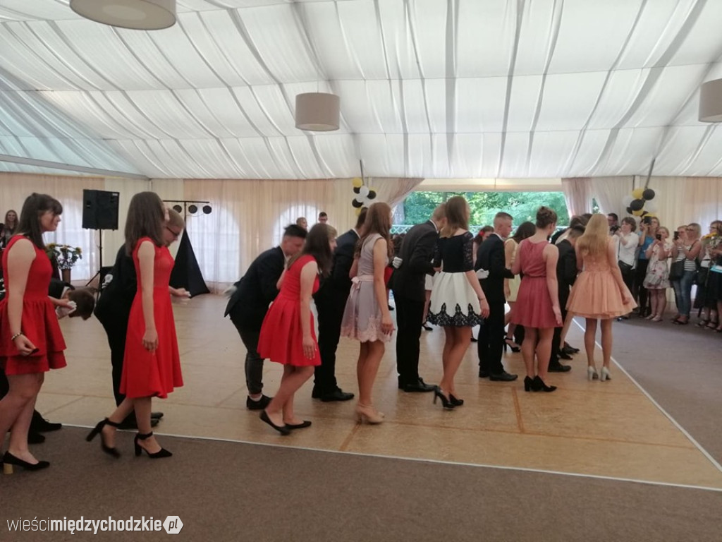 Gimbal uczniów ze szkoły sierakowskiej