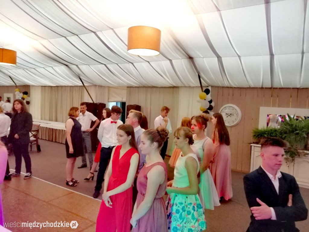 Gimbal uczniów ze szkoły sierakowskiej