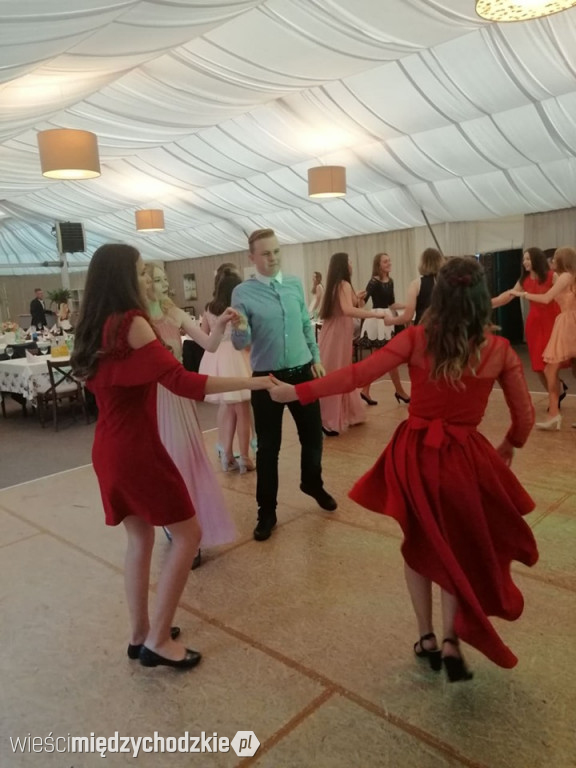 Gimbal uczniów ze szkoły sierakowskiej