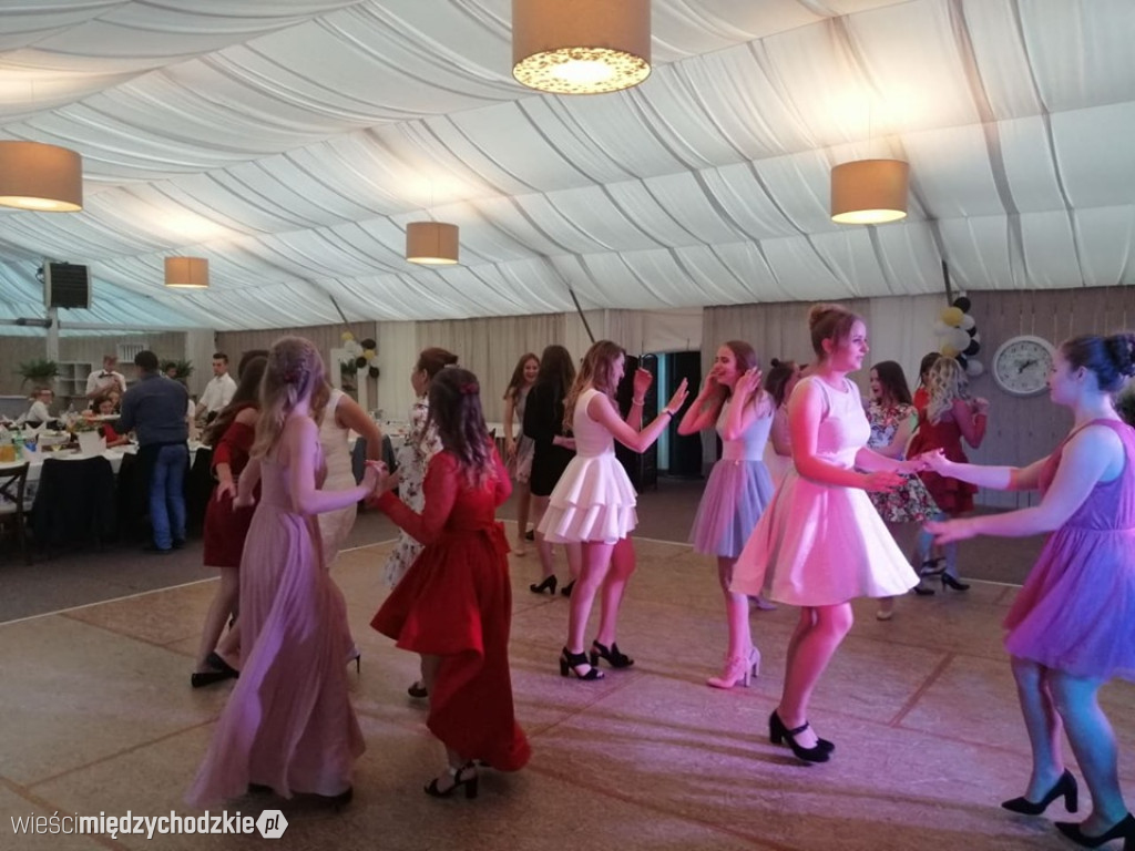 Gimbal uczniów ze szkoły sierakowskiej