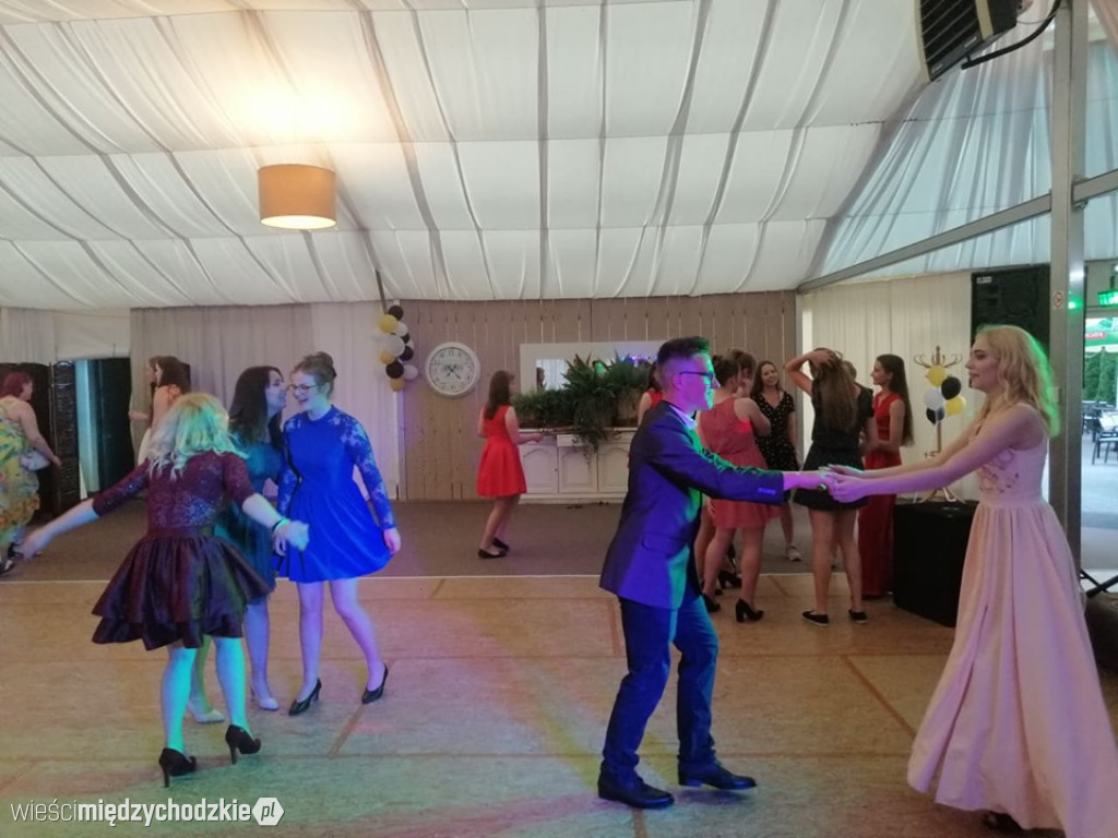 Gimbal uczniów ze szkoły sierakowskiej