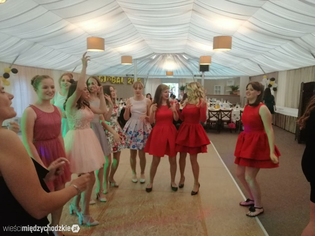 Gimbal uczniów ze szkoły sierakowskiej