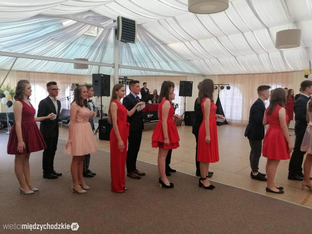 Gimbal uczniów ze szkoły sierakowskiej