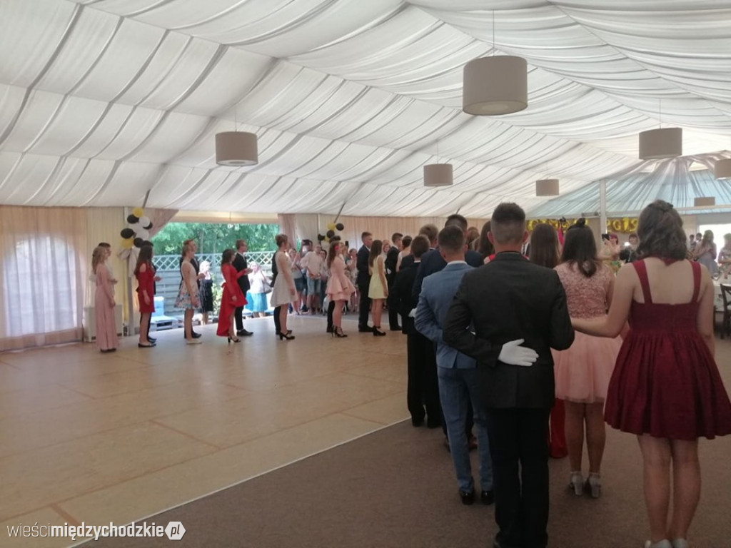 Gimbal uczniów ze szkoły sierakowskiej