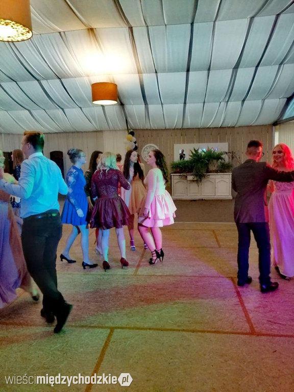 Gimbal uczniów ze szkoły sierakowskiej