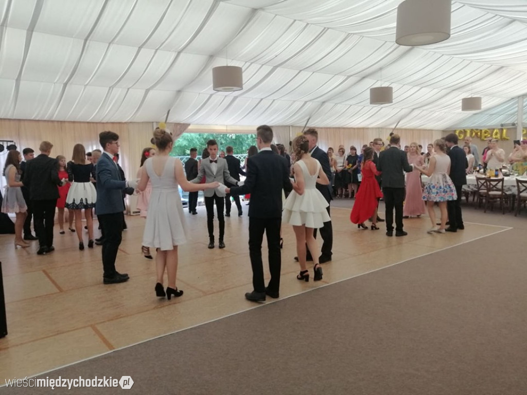 Gimbal uczniów ze szkoły sierakowskiej