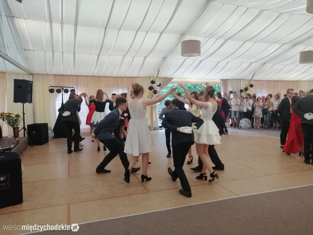 Gimbal uczniów ze szkoły sierakowskiej