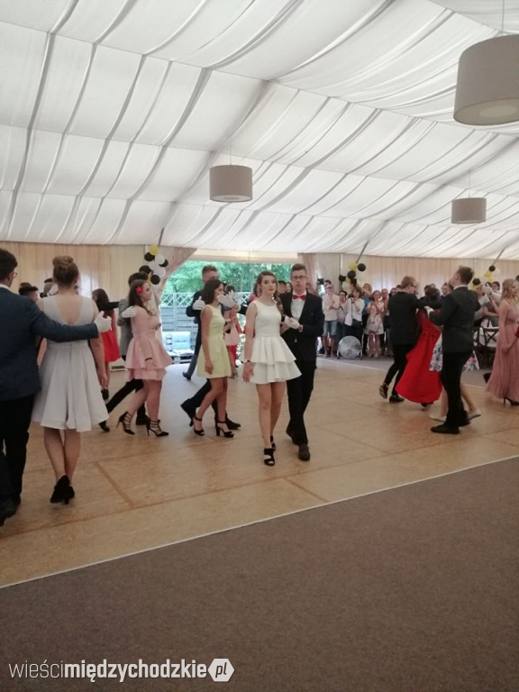 Gimbal uczniów ze szkoły sierakowskiej