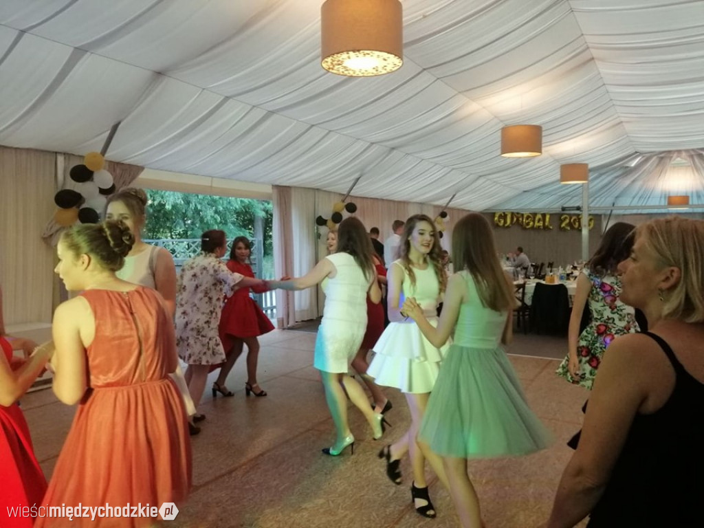 Gimbal uczniów ze szkoły sierakowskiej