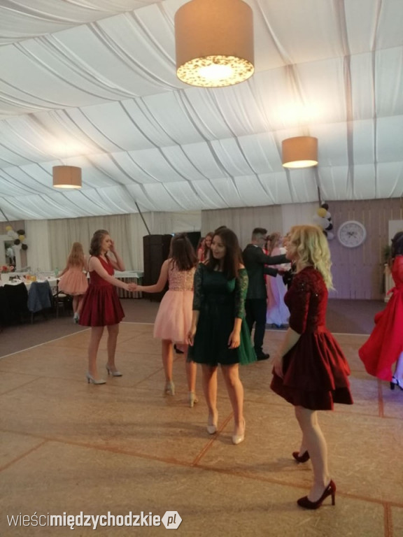 Gimbal uczniów ze szkoły sierakowskiej