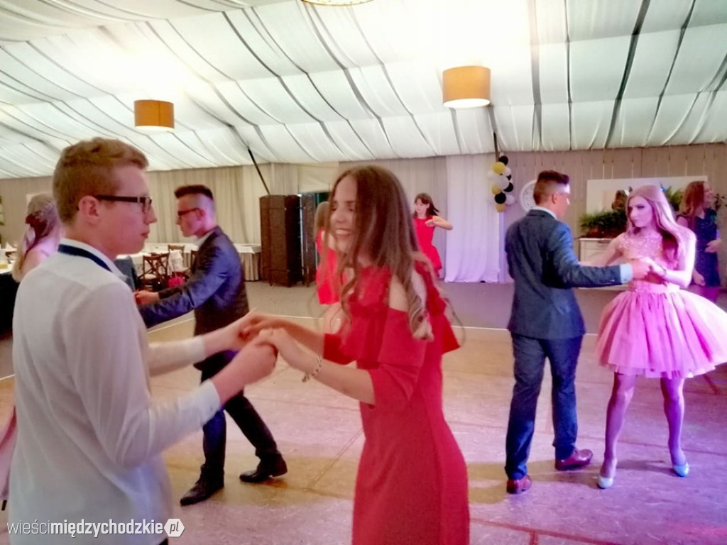 Gimbal uczniów ze szkoły sierakowskiej