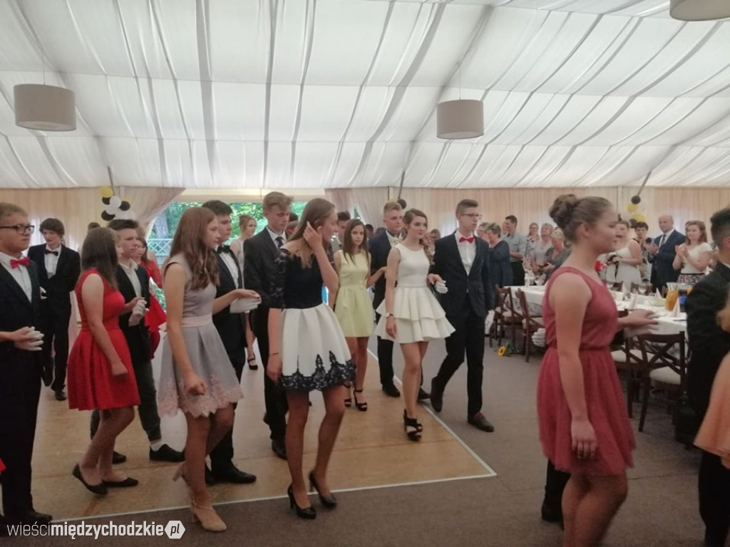 Gimbal uczniów ze szkoły sierakowskiej