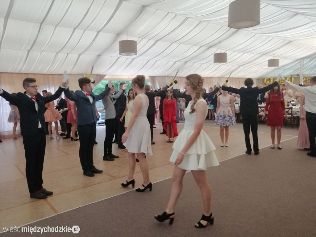 Gimbal uczniów ze szkoły sierakowskiej