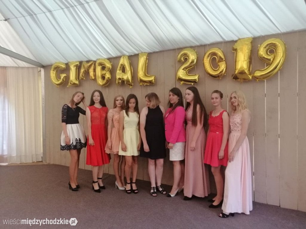 Gimbal uczniów ze szkoły sierakowskiej