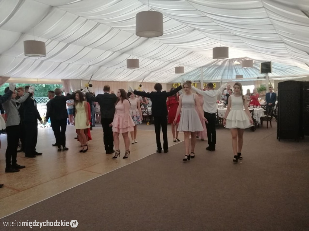 Gimbal uczniów ze szkoły sierakowskiej