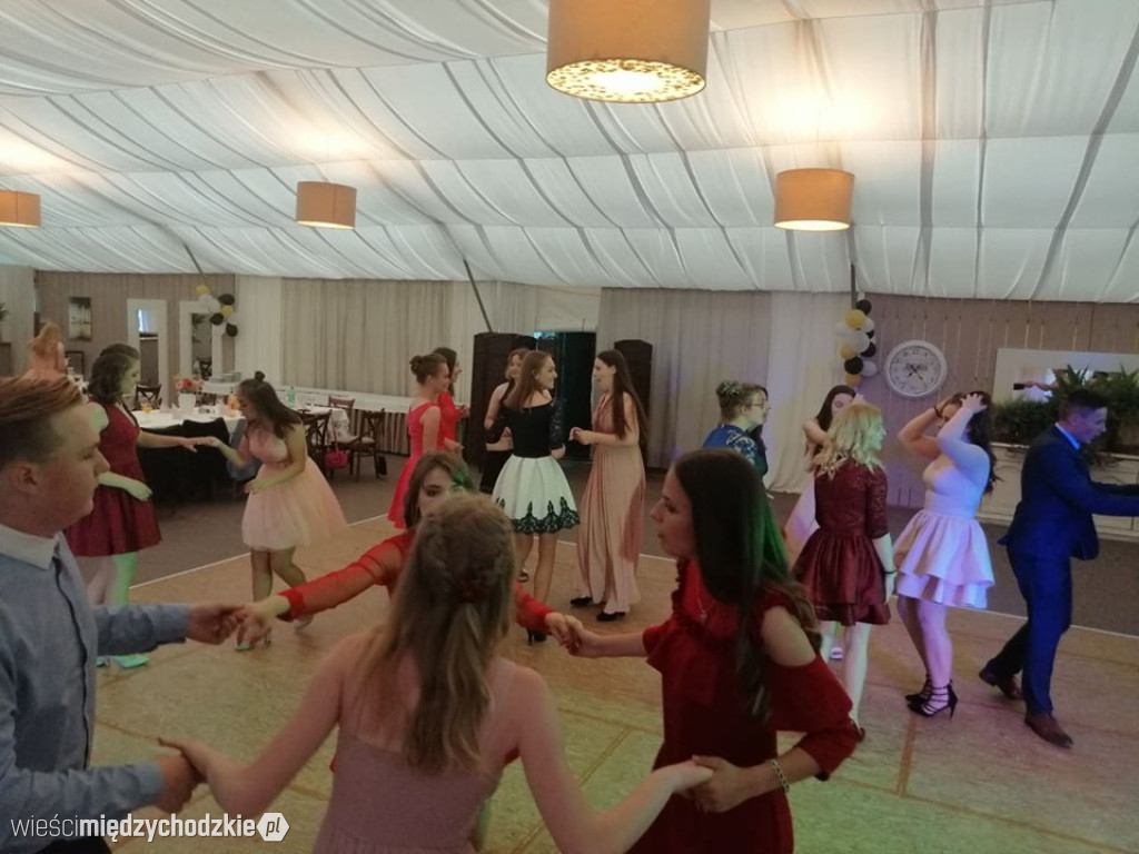 Gimbal uczniów ze szkoły sierakowskiej