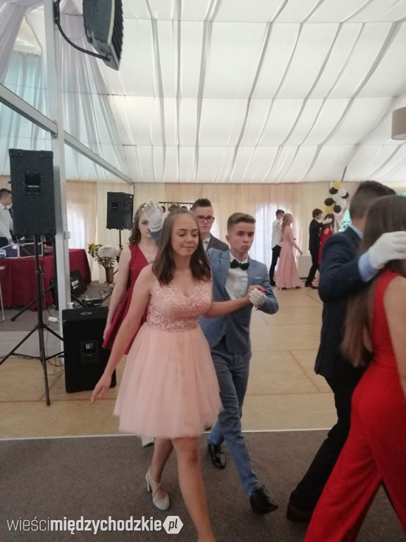 Gimbal uczniów ze szkoły sierakowskiej