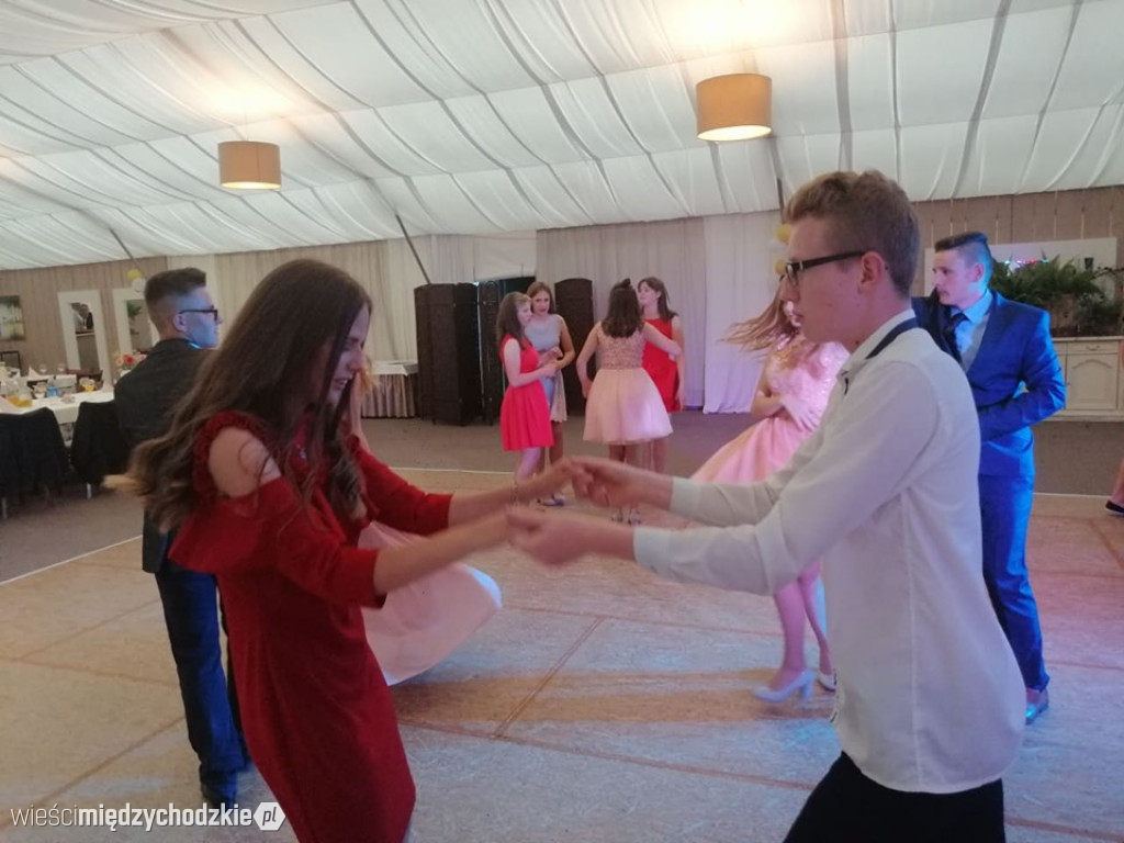 Gimbal uczniów ze szkoły sierakowskiej