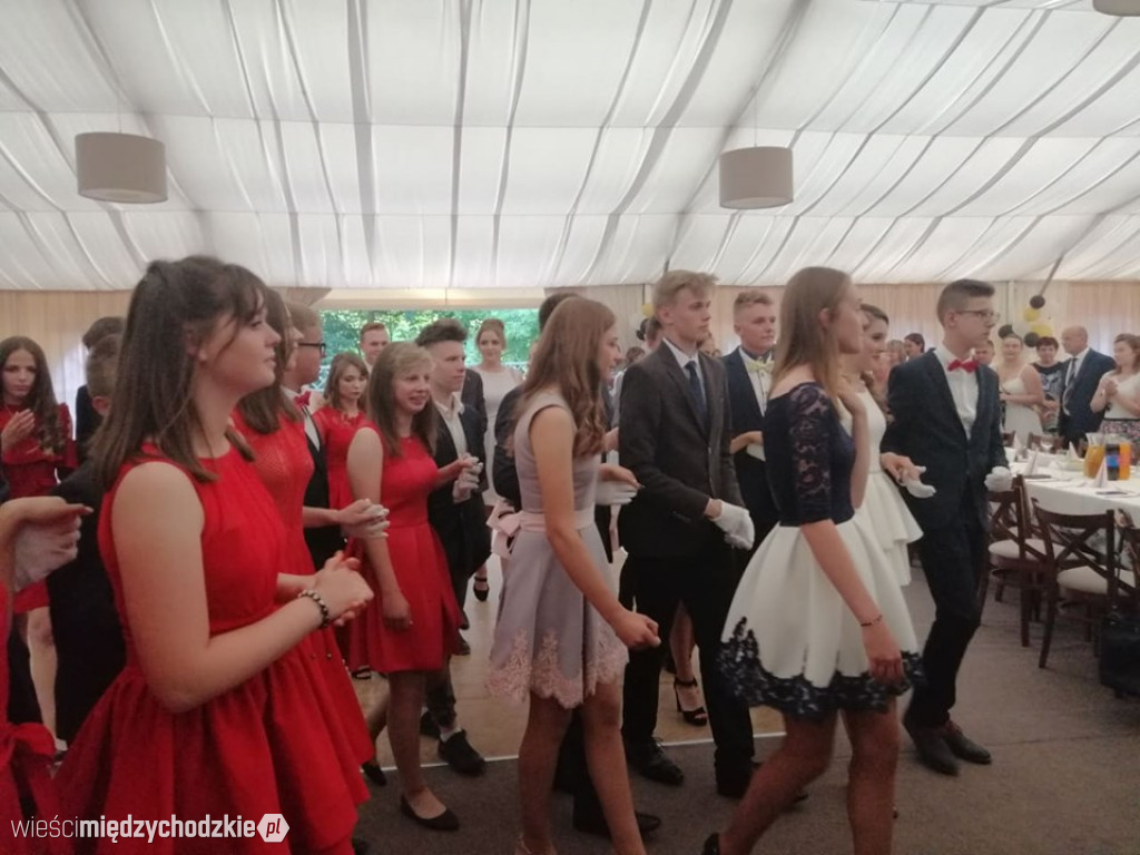 Gimbal uczniów ze szkoły sierakowskiej