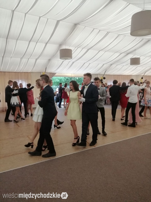 Gimbal uczniów ze szkoły sierakowskiej