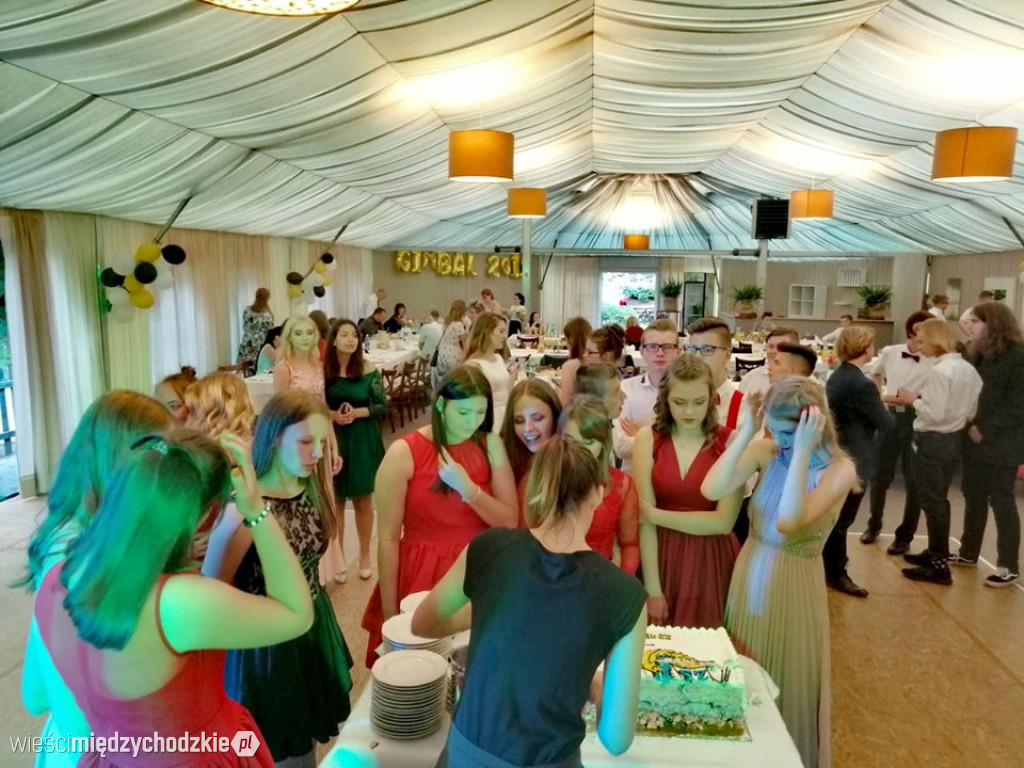 Gimbal uczniów ze szkoły sierakowskiej