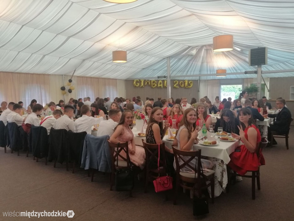 Gimbal uczniów ze szkoły sierakowskiej