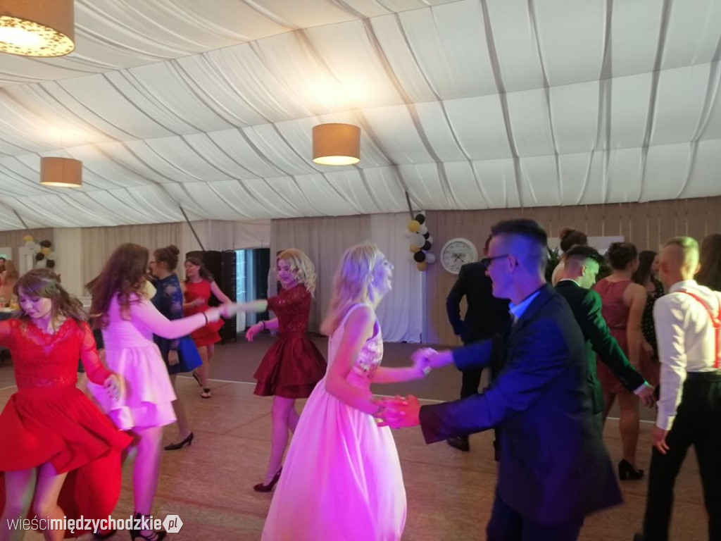 Gimbal uczniów ze szkoły sierakowskiej