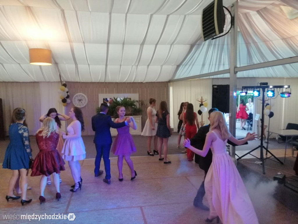 Gimbal uczniów ze szkoły sierakowskiej