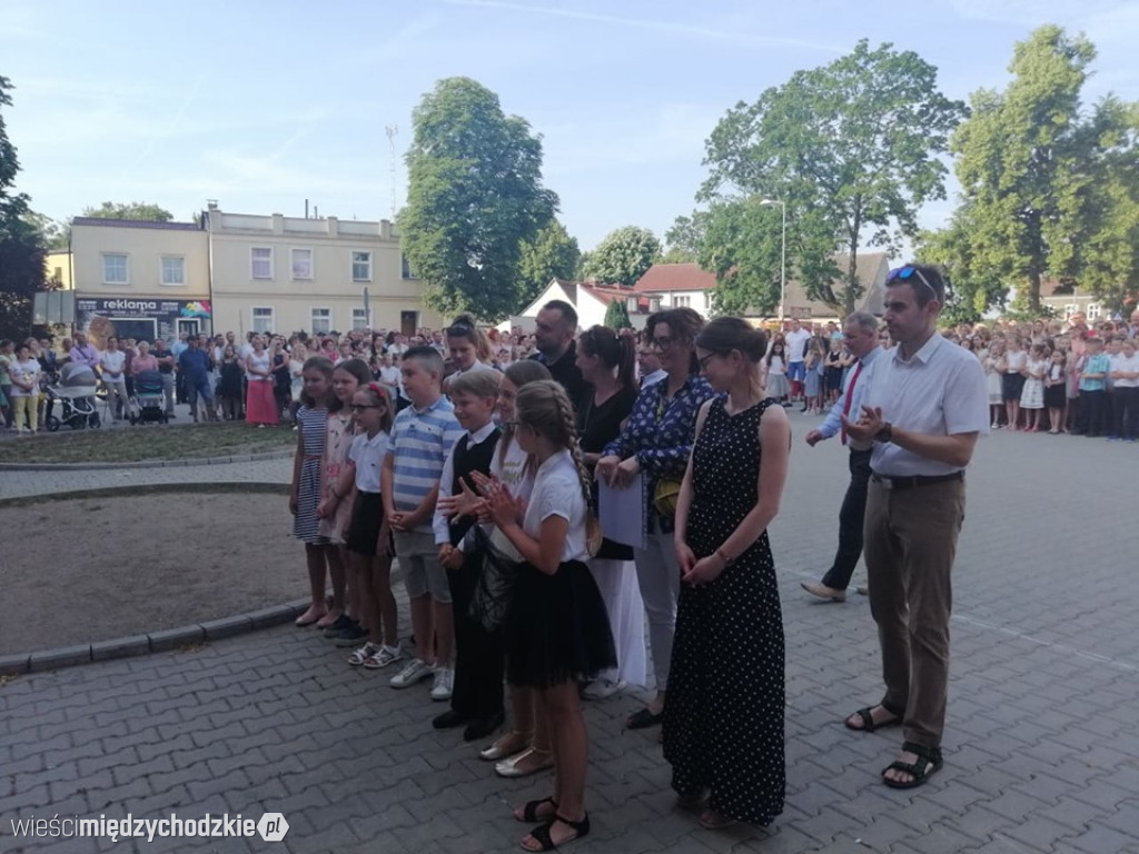 Wakacje w SP nr 1 w Międzychodzie rozpoczęte