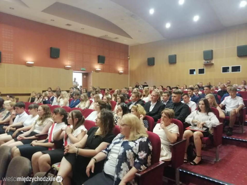 Gimnazjaliści z SP nr 2 zakończyli rok szkolny