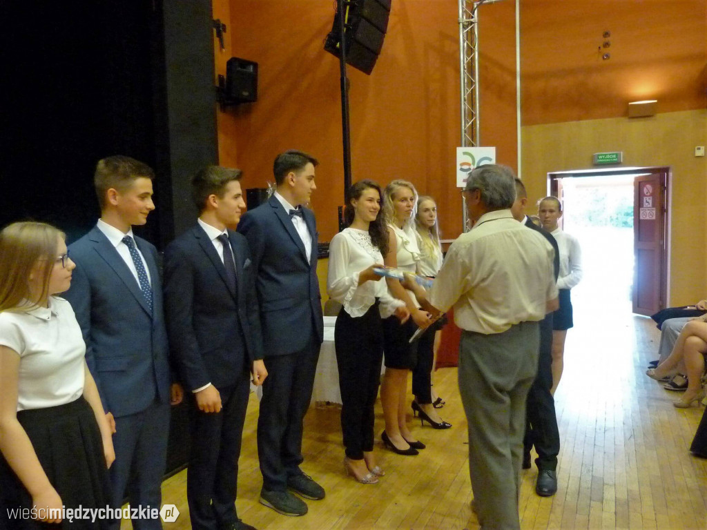 Gimnazjaliści z SP nr 2 zakończyli rok szkolny