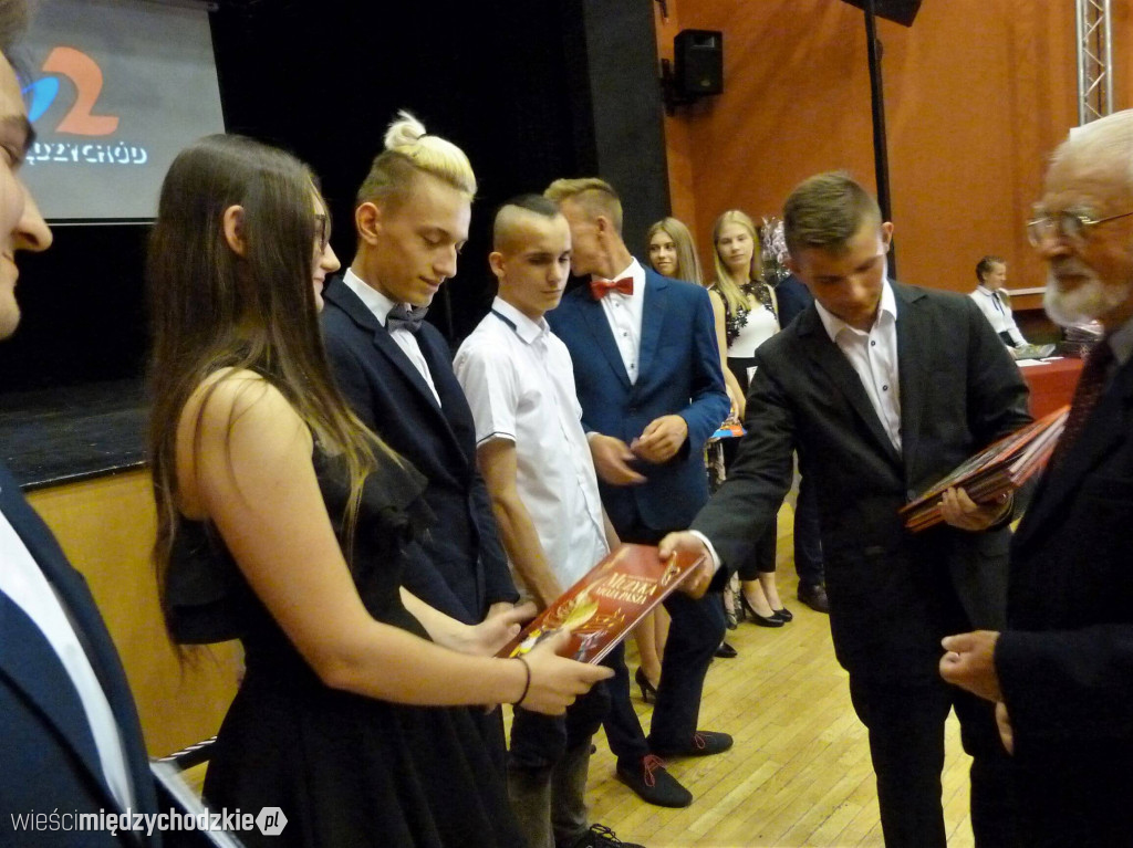 Gimnazjaliści z SP nr 2 zakończyli rok szkolny
