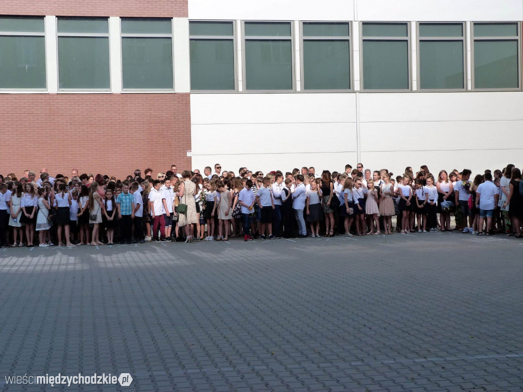 Wakacje w SP nr 1 w Międzychodzie rozpoczęte