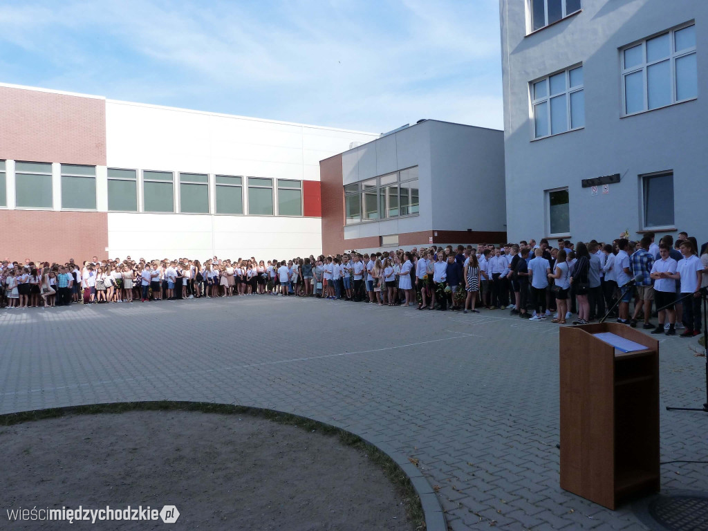 Wakacje w SP nr 1 w Międzychodzie rozpoczęte