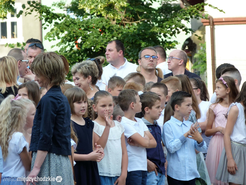 Wakacje w SP nr 1 w Międzychodzie rozpoczęte