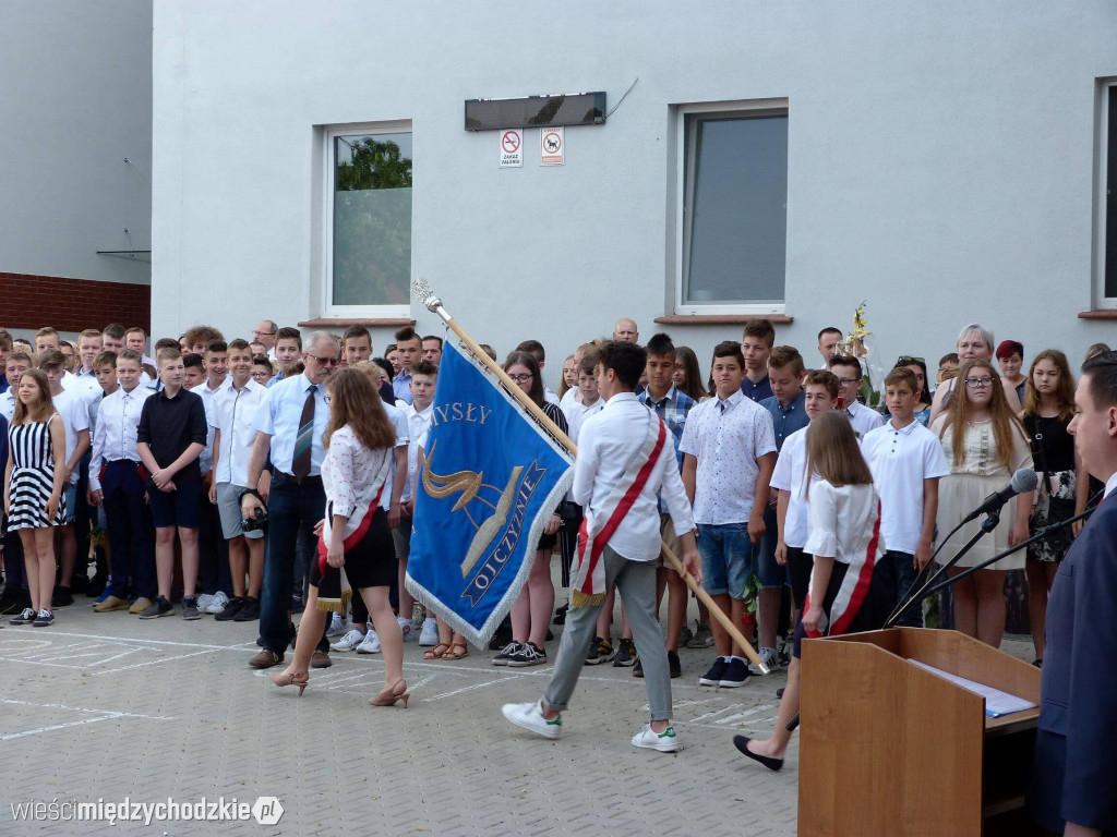 Wakacje w SP nr 1 w Międzychodzie rozpoczęte