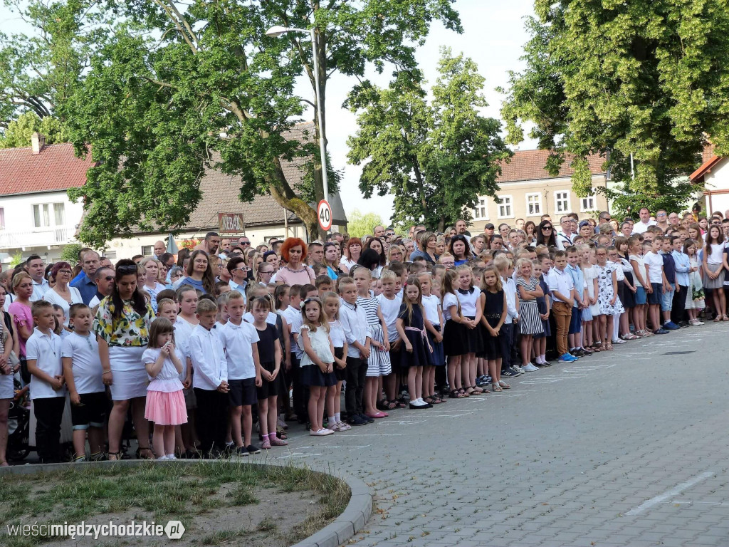 Wakacje w SP nr 1 w Międzychodzie rozpoczęte