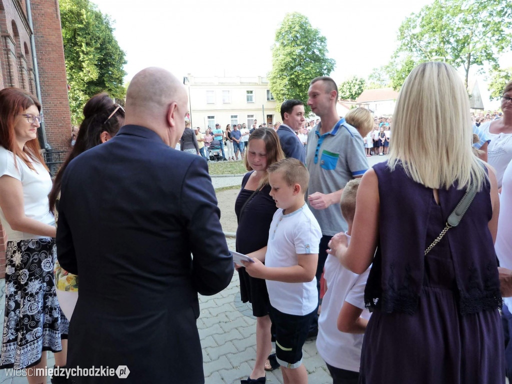 Wakacje w SP nr 1 w Międzychodzie rozpoczęte